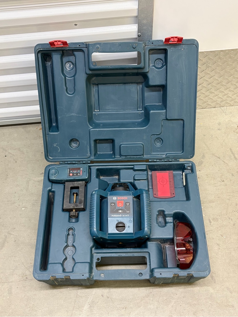 Bosch Professional GRL 240 HV rotary laser level kit